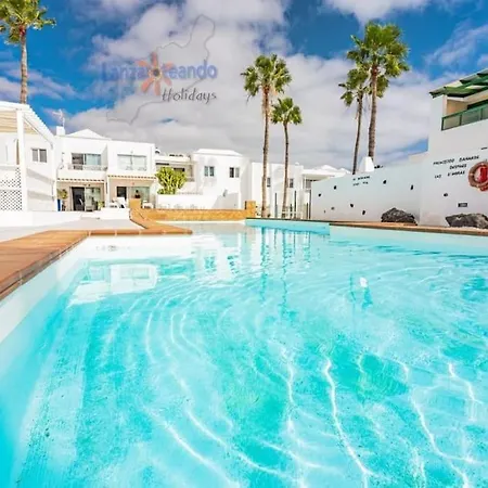 Buenavida Cozy Holiday Home Vv With Communal Pool And Air Con Costa Teguise Extérieur photo